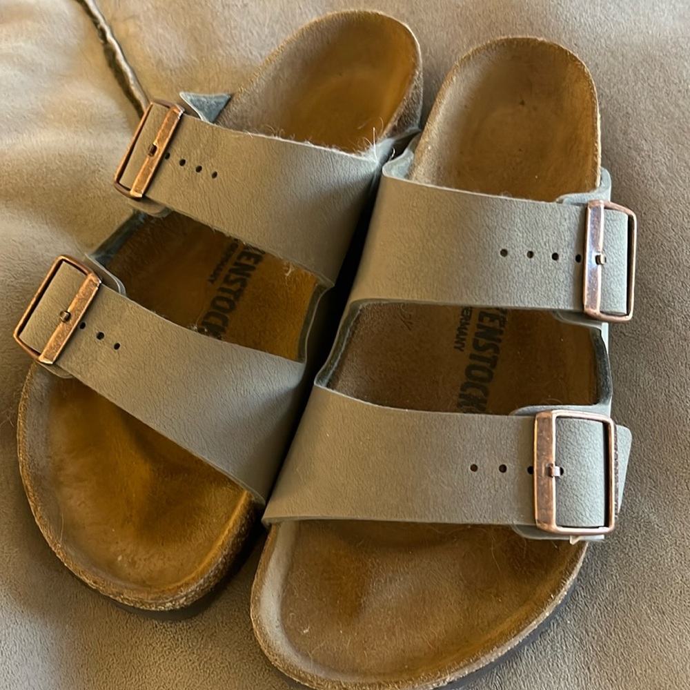 Almost brand new only worn once in house. My loss your gain. No Box.